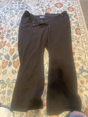 Classic Straight-Leg Pants in Black